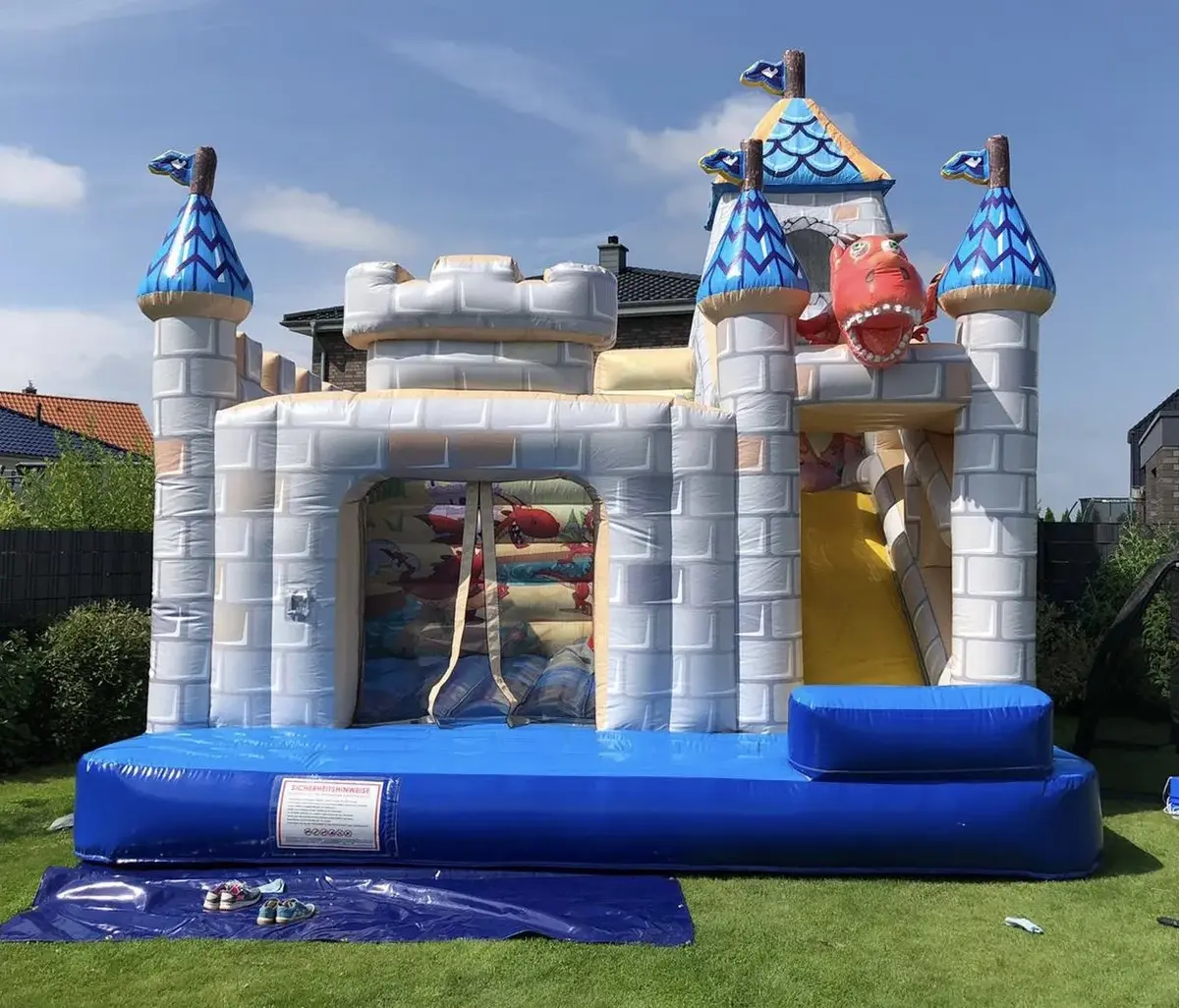 Hüpfburg Drachenburg mieten Gifhorn – große Burg mit Rutsche für Kindergeburtstag