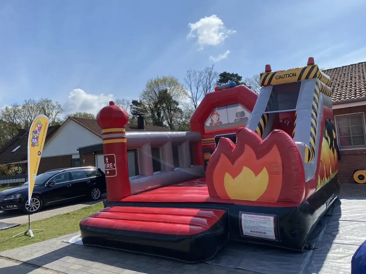 Feuerwehrwache Huepfburg Vorne