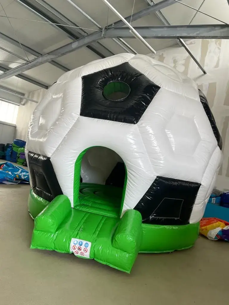 Fußballrund Huepfburg Außen