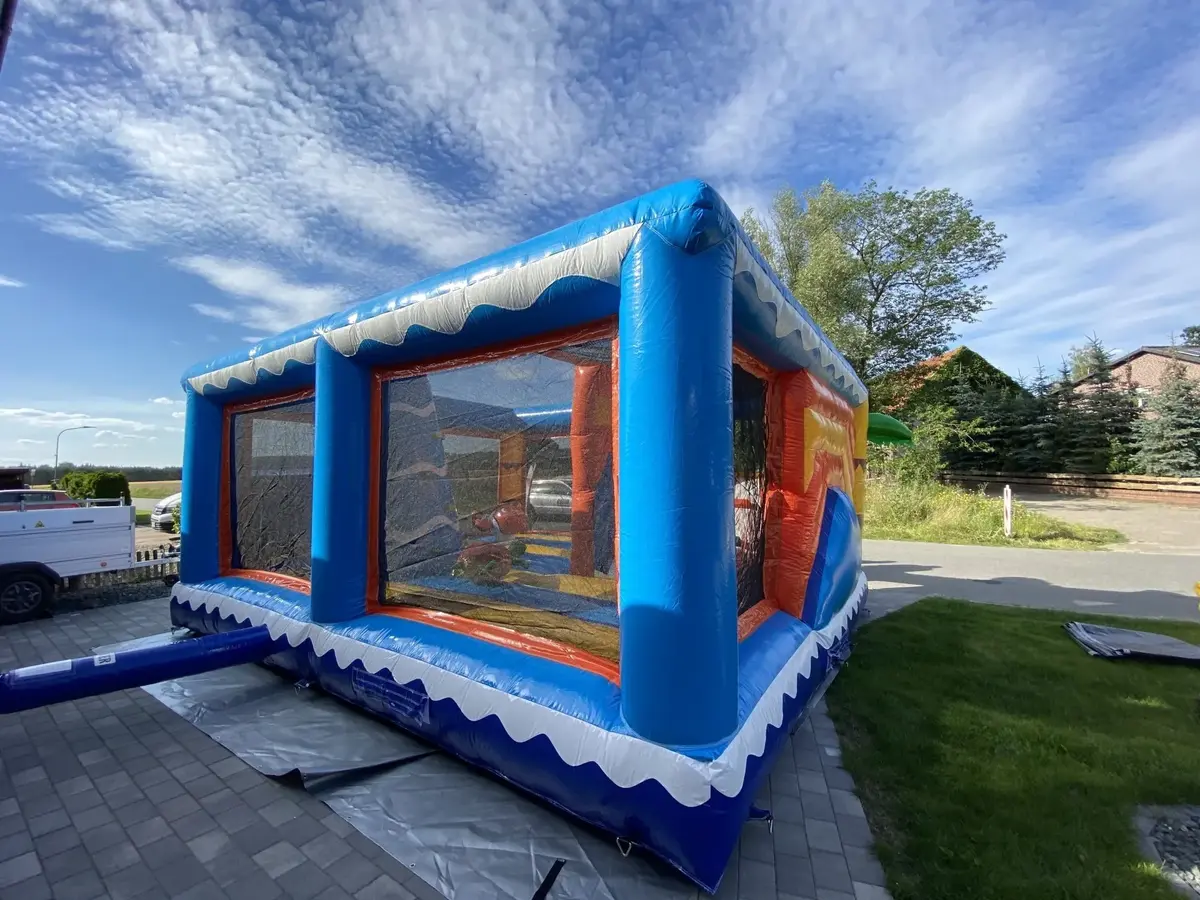 Seaworld Huepfburg Hinten