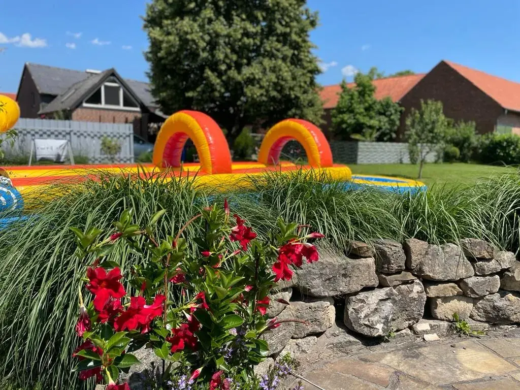 Ente Wasserrutsche Seitlich